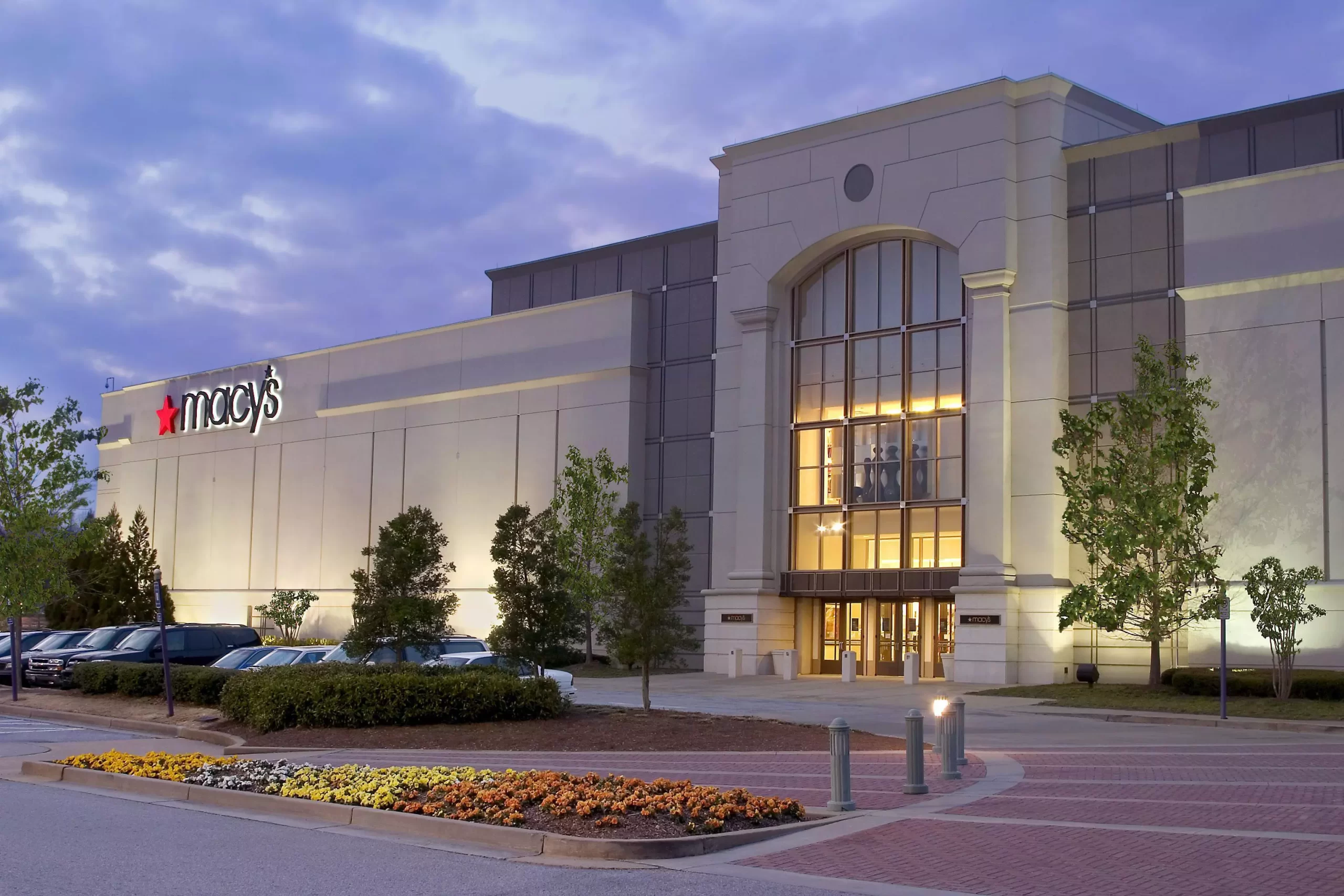Spending at Macy’s and other retail stores slows